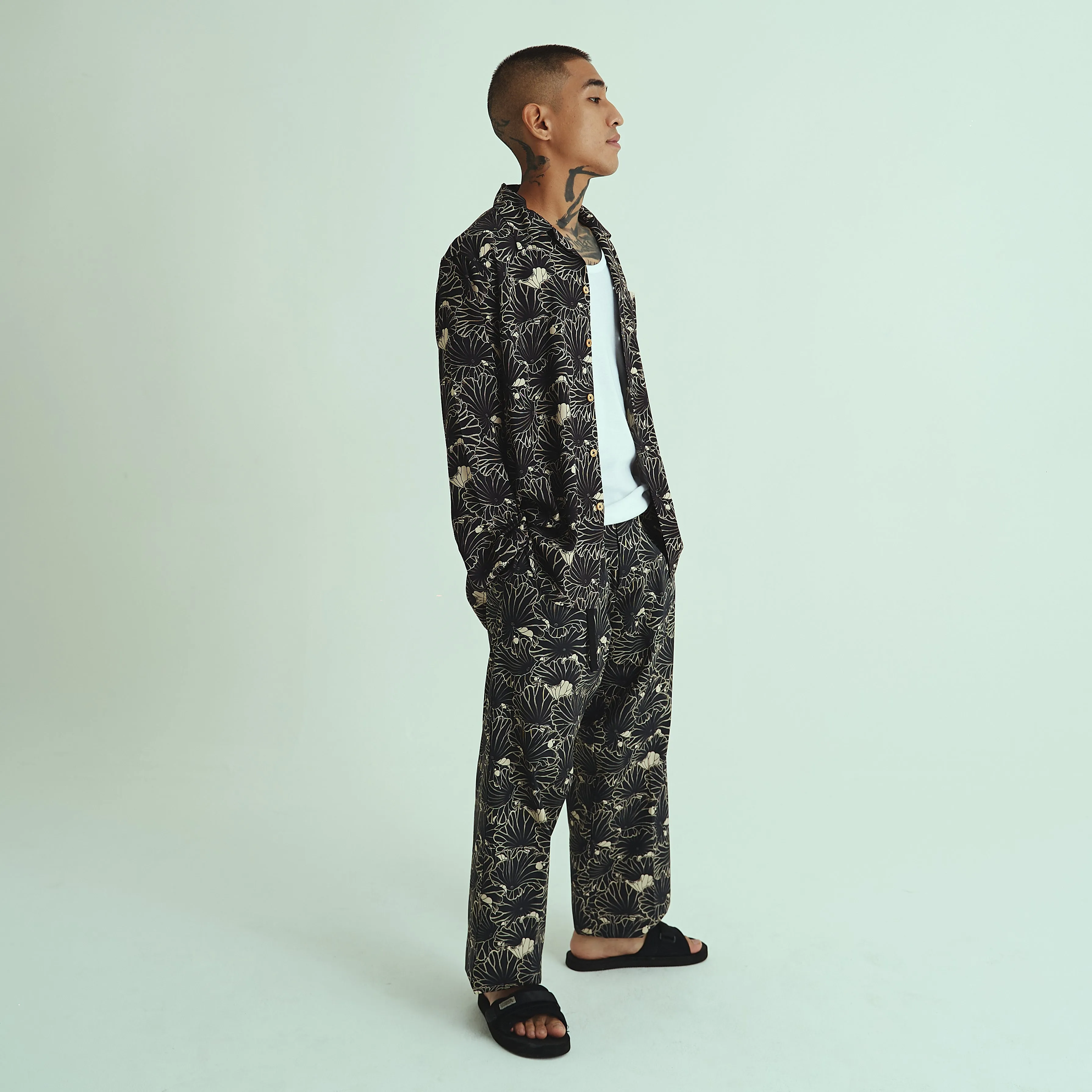 [UNISEX] GAKKIN X LOCO MOSQUITO JAPANESE LOTUS BELTED TROUSERS