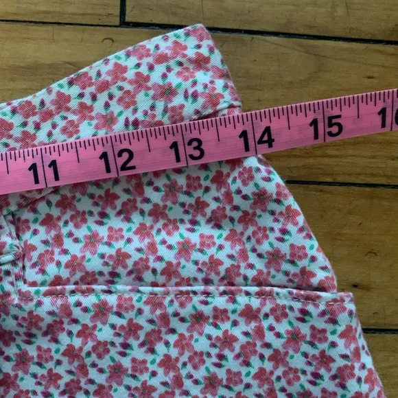 Vintage floral high waisted shorts