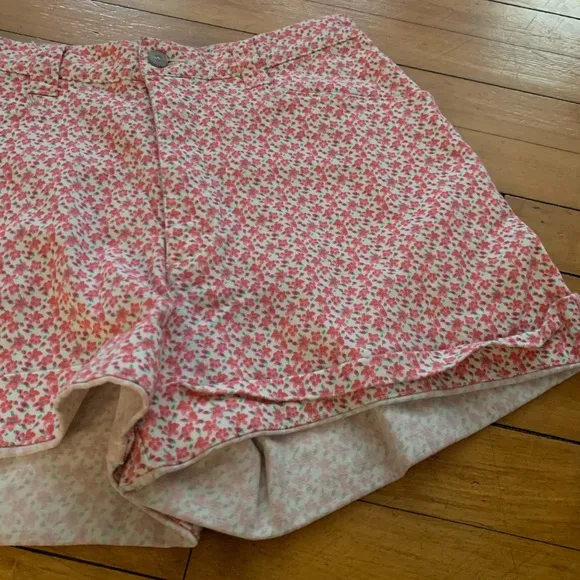Vintage floral high waisted shorts