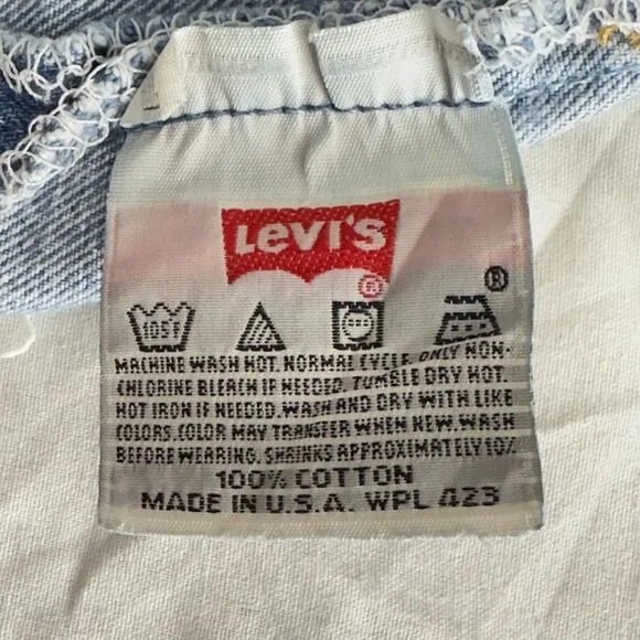 Vintage Y2K Levis 5011xx Distressed Denim Shorts Light Wash Made USA size W 34&quot;