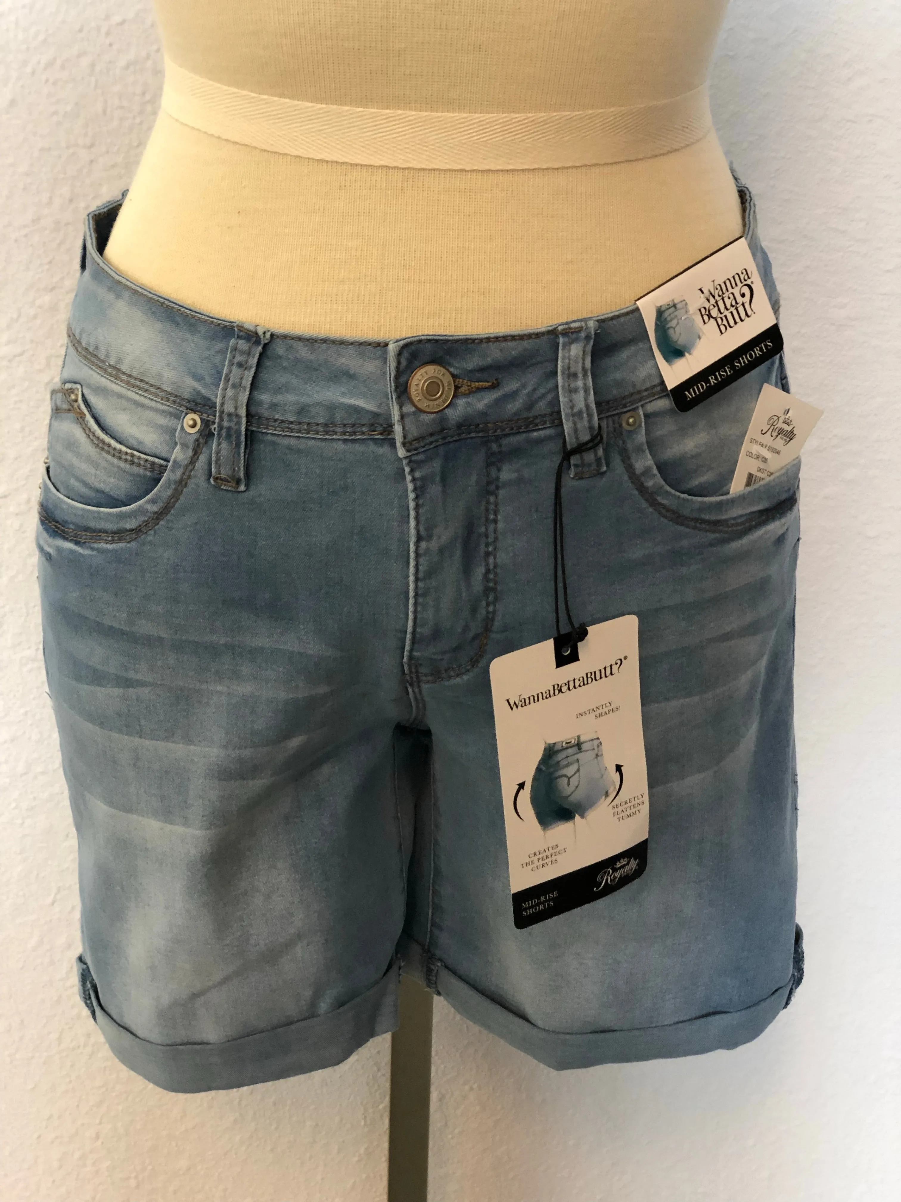 WANNABETTABUTT DENIM CUFFED SHORTS
