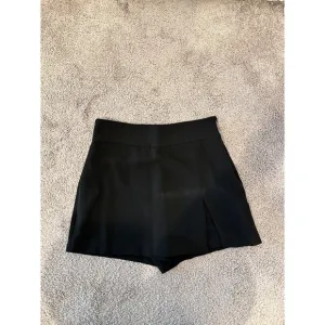 Zara Black High Waist Shorts Dressy Casual Size L